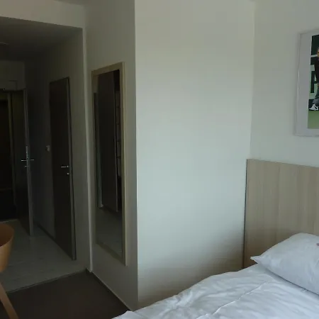 Sportovni Centrum Отель Нимбурк